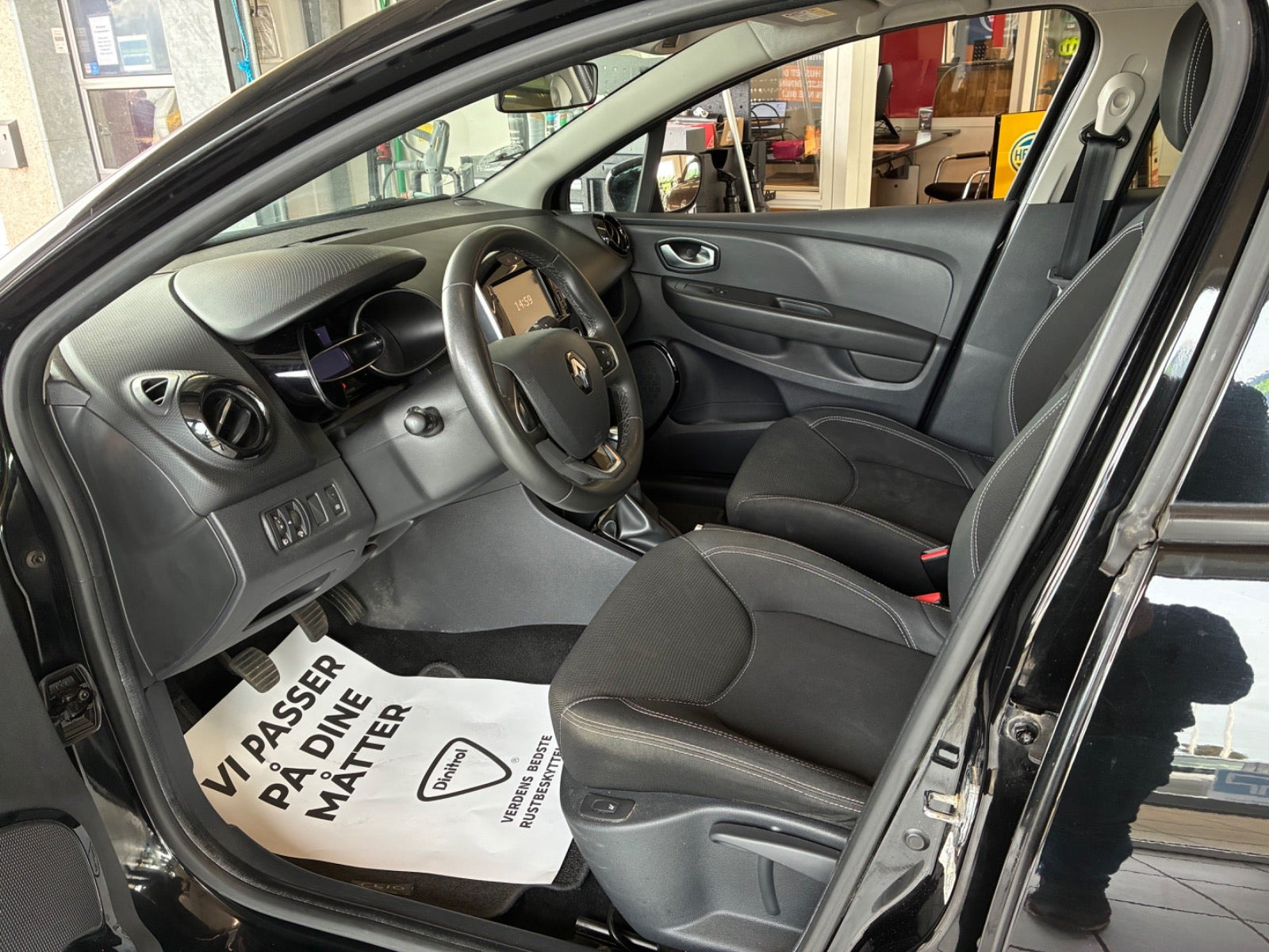 Sort Renault Clio IV fra 2018
