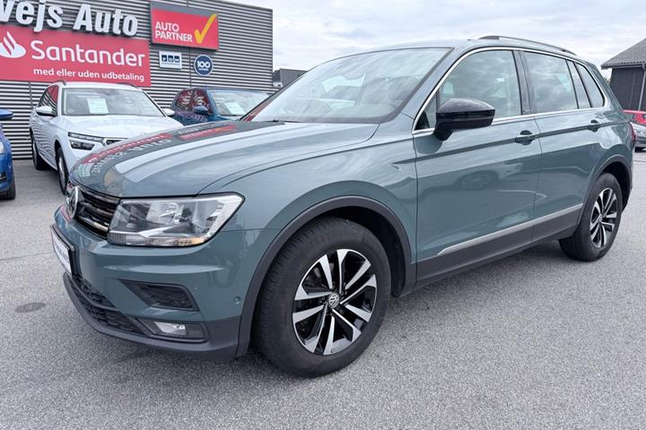 Grå VW Tiguan fra 2019
