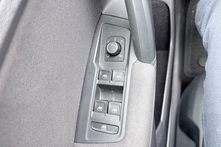 Grå VW Tiguan fra 2019