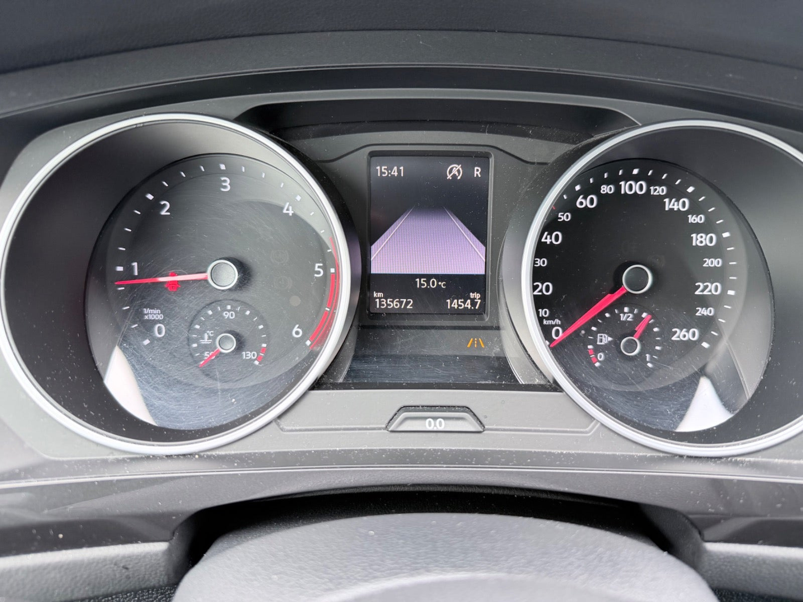 Grå VW Tiguan fra 2019