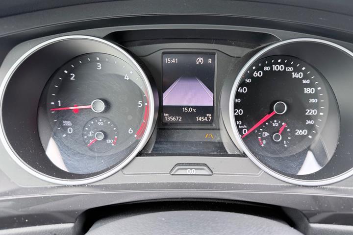 Grå VW Tiguan fra 2019