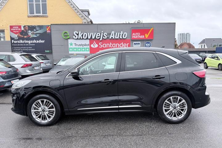 Sort Ford Kuga fra 2021
