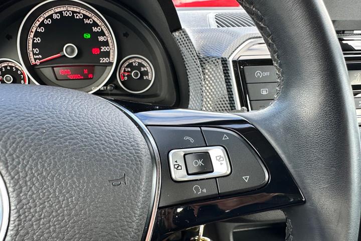 Hvid VW UP! fra 2018