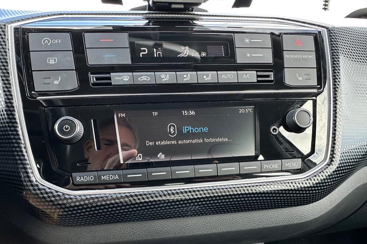 Hvid VW UP! fra 2018