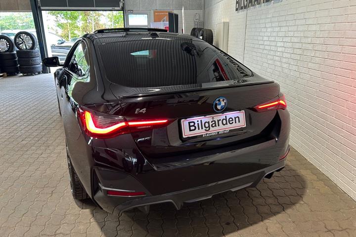 Sort BMW i4 fra 2023