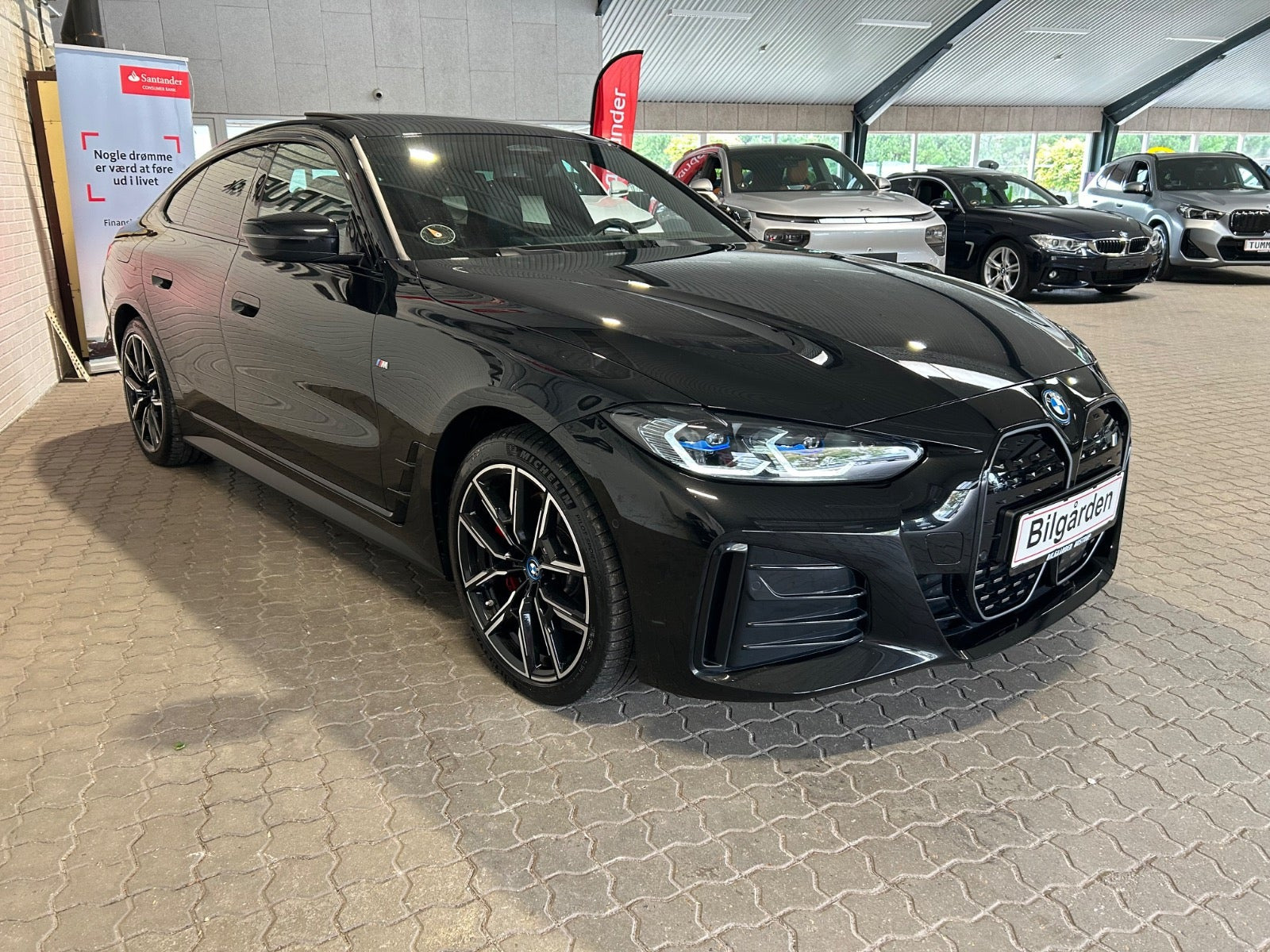 Sort BMW i4 fra 2023