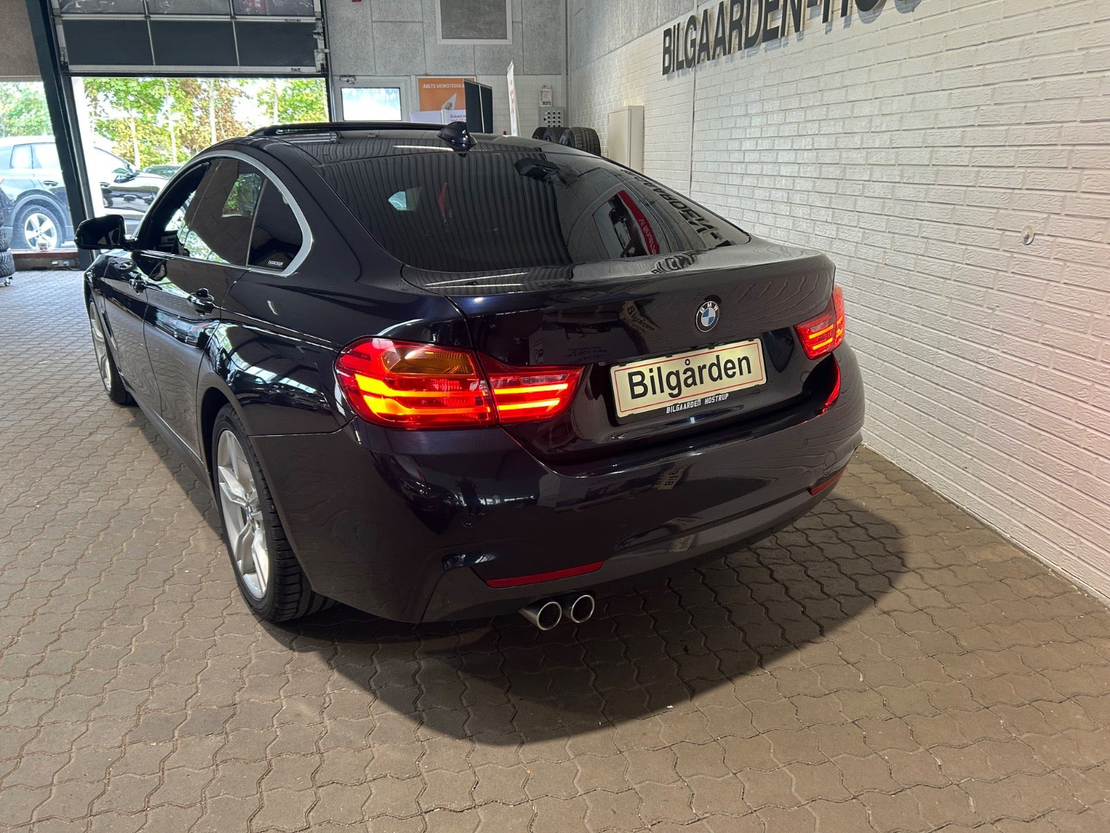 Blå BMW 420d fra 2016