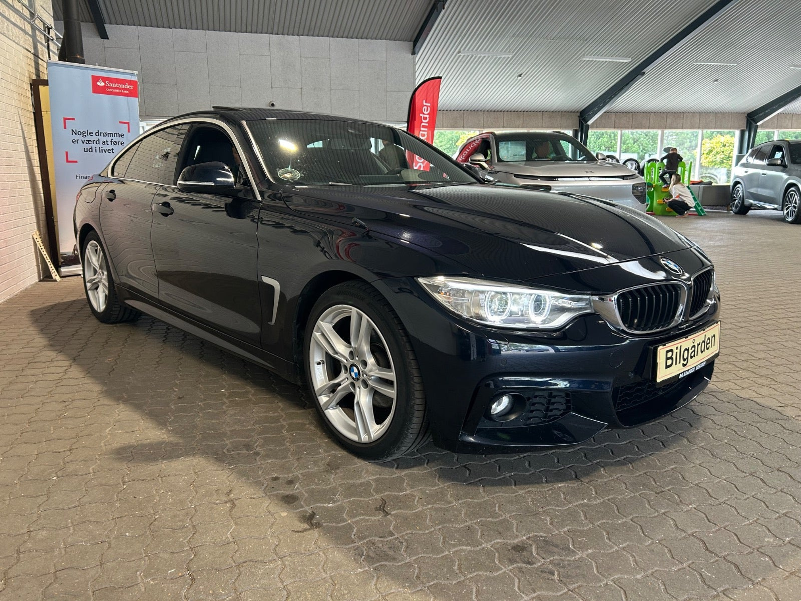 Blå BMW 420d fra 2016