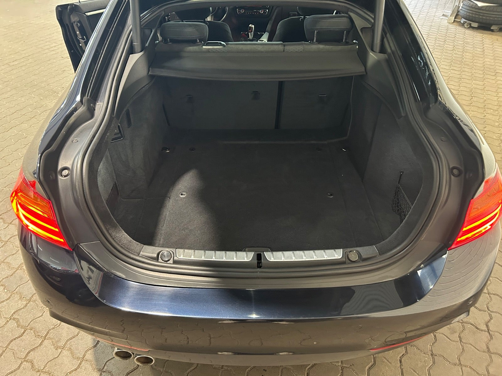 Blå BMW 420d fra 2016