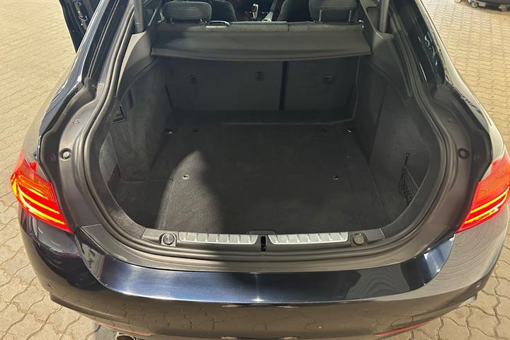 Blå BMW 420d fra 2016