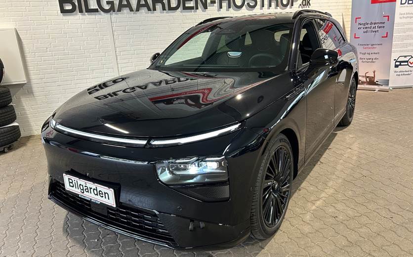 Xpeng G9 Performance Black Edition