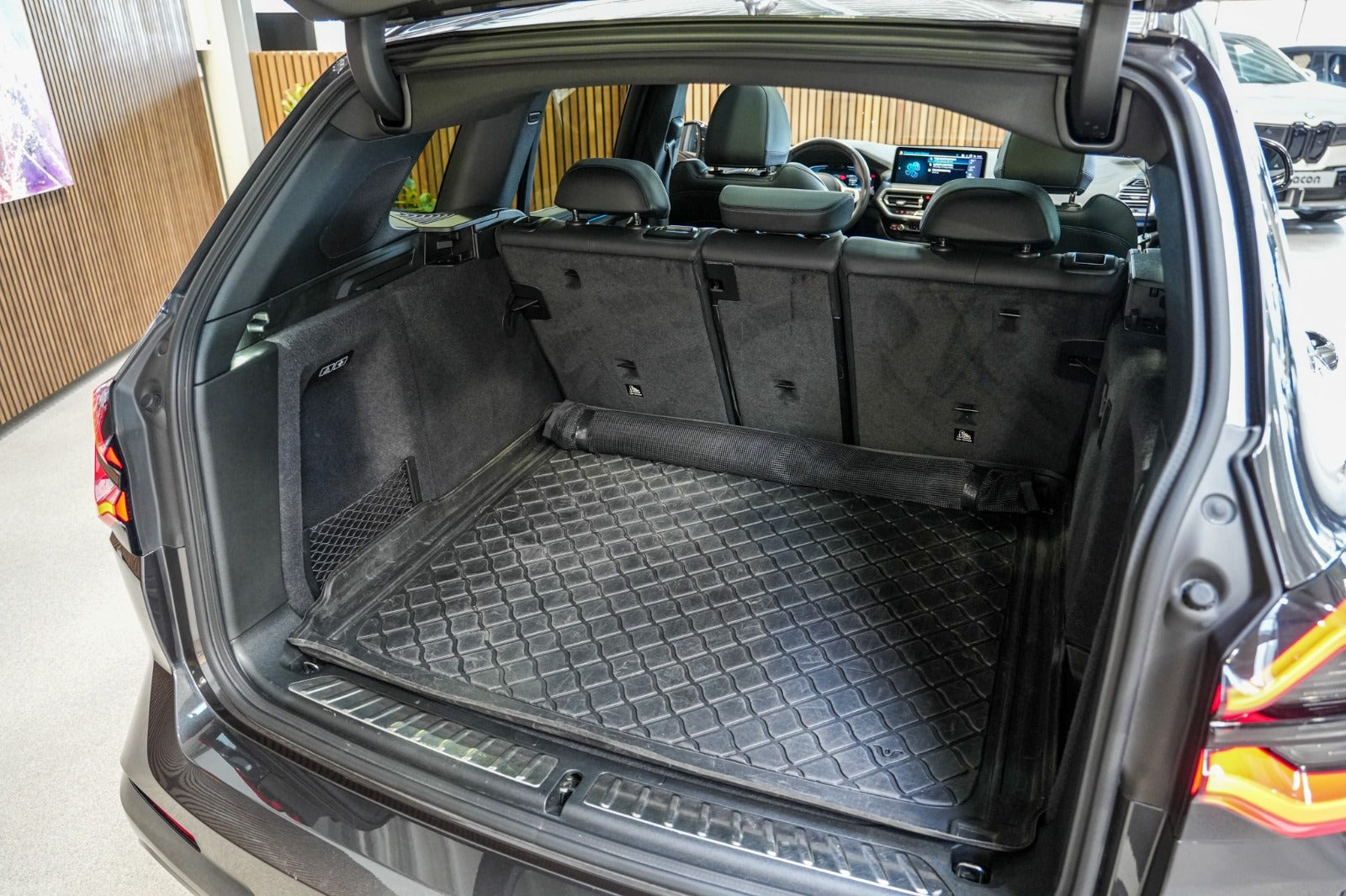 Grå BMW iX3 fra 2022