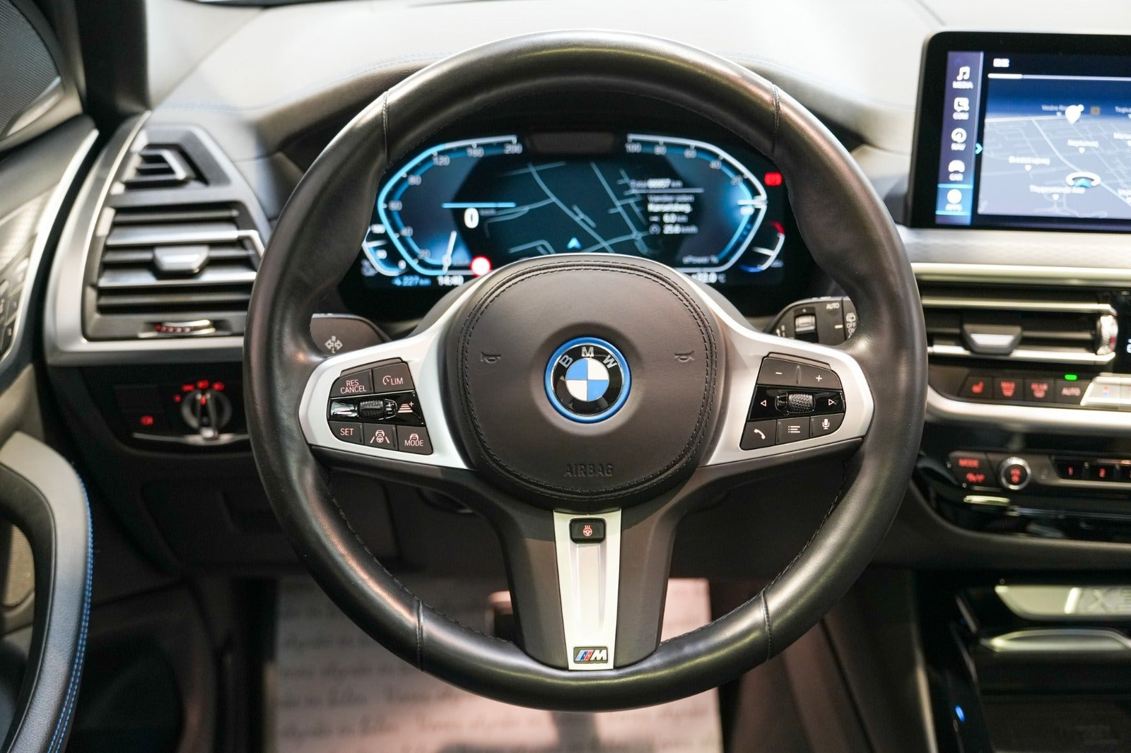 Grå BMW iX3 fra 2022