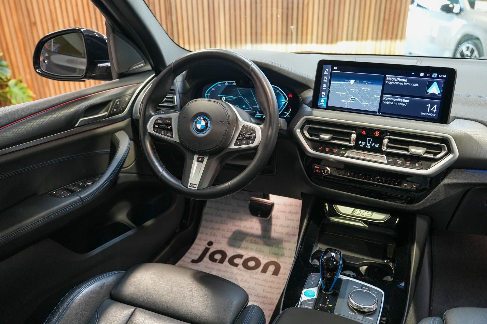 Grå BMW iX3 fra 2022