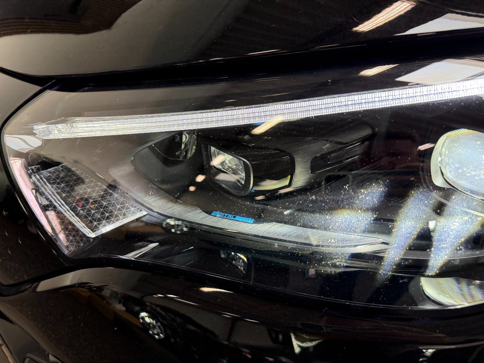 Sort Mercedes EQE350+ fra 2025