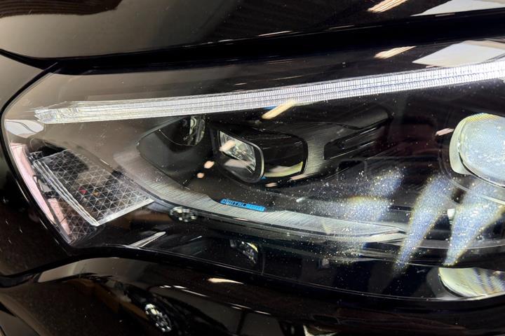 Sort Mercedes EQE350+ fra 2025