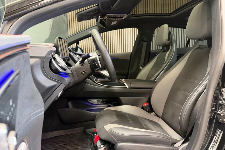 Sort Mercedes EQE350+ fra 2025
