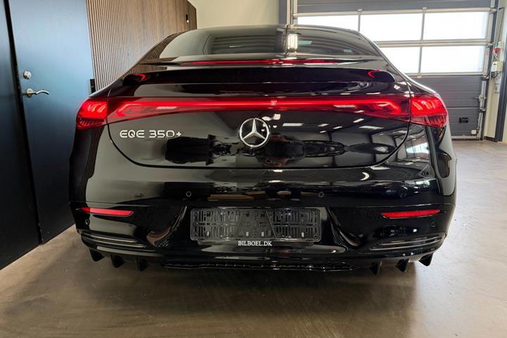 Sort Mercedes EQE350+ fra 2025