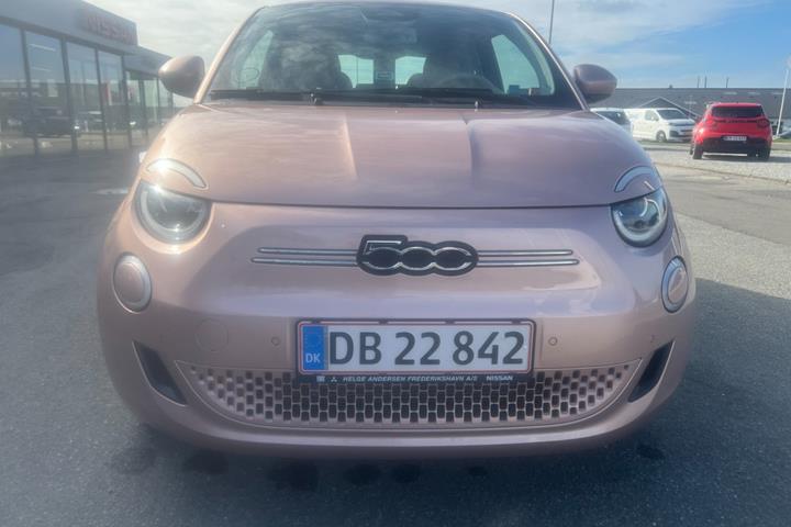 Grå Fiat 500e fra 2020