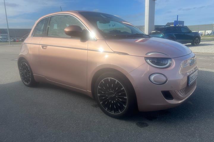 Grå Fiat 500e fra 2020