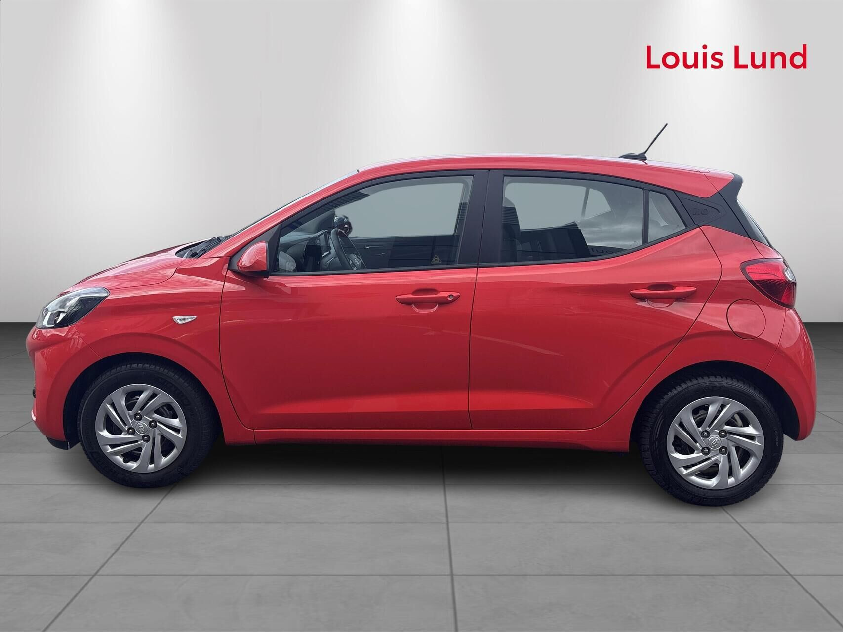 Rød Hyundai i10 fra 2020