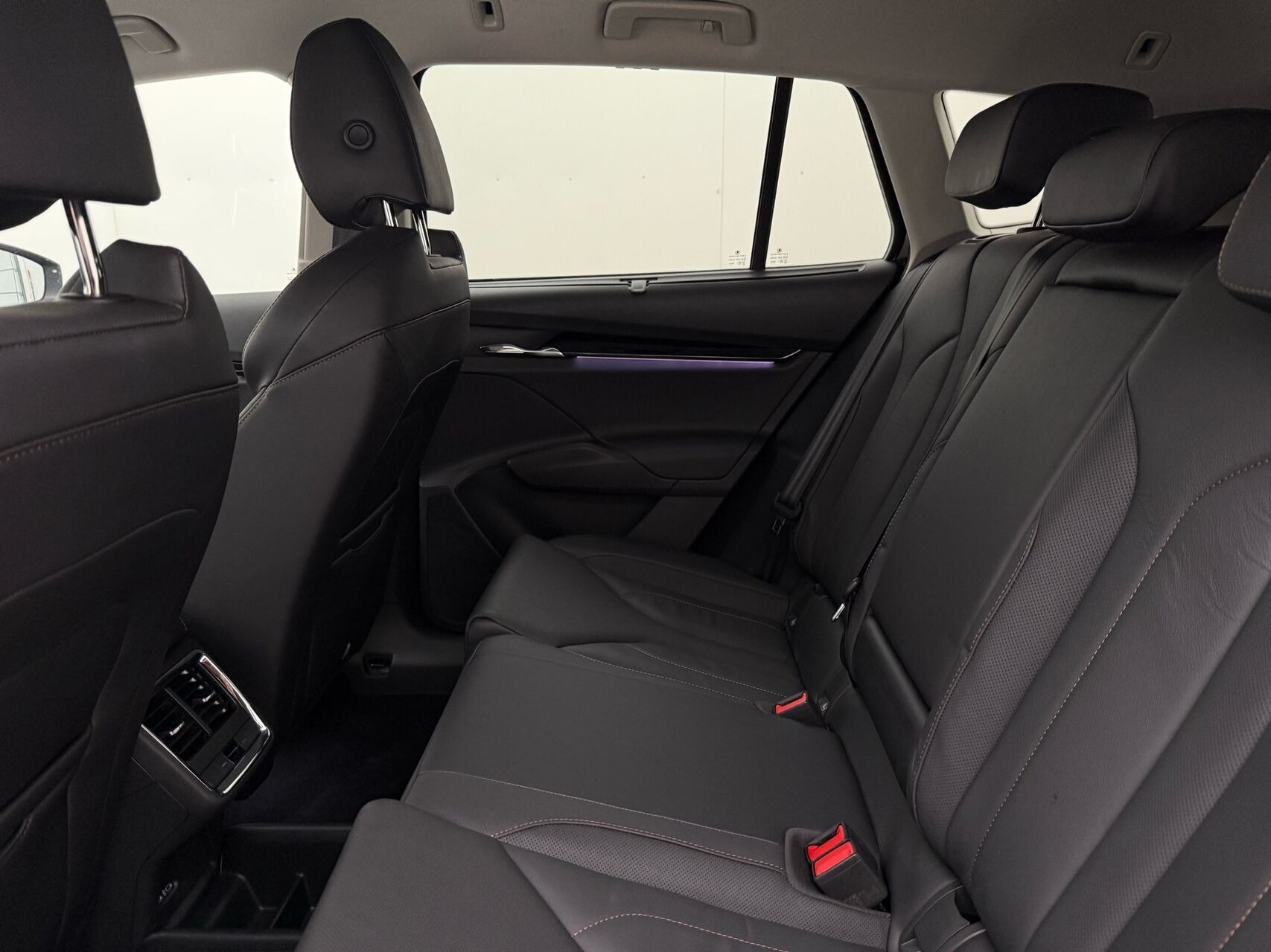 Sort Skoda Enyaq fra 2022