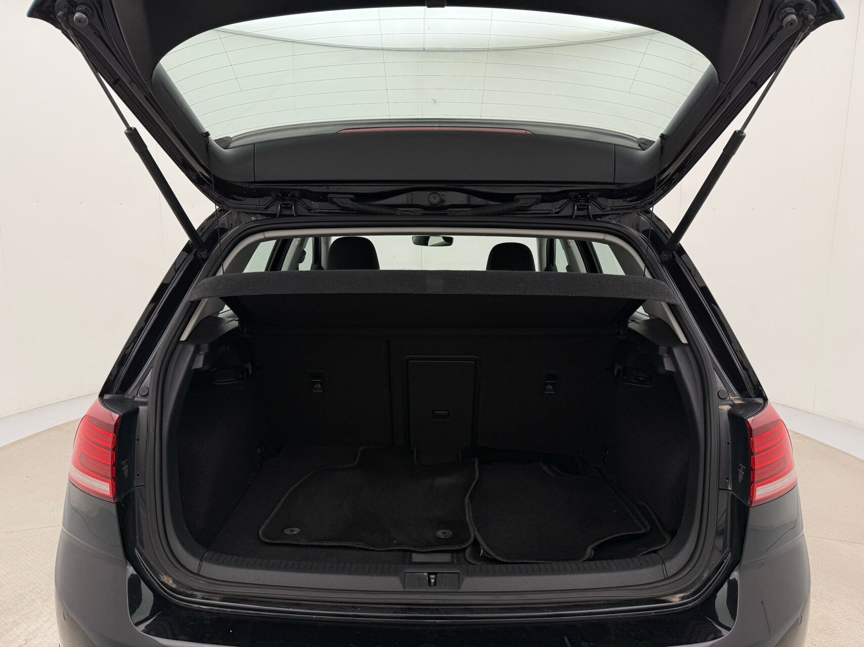 Sort VW Golf fra 2019
