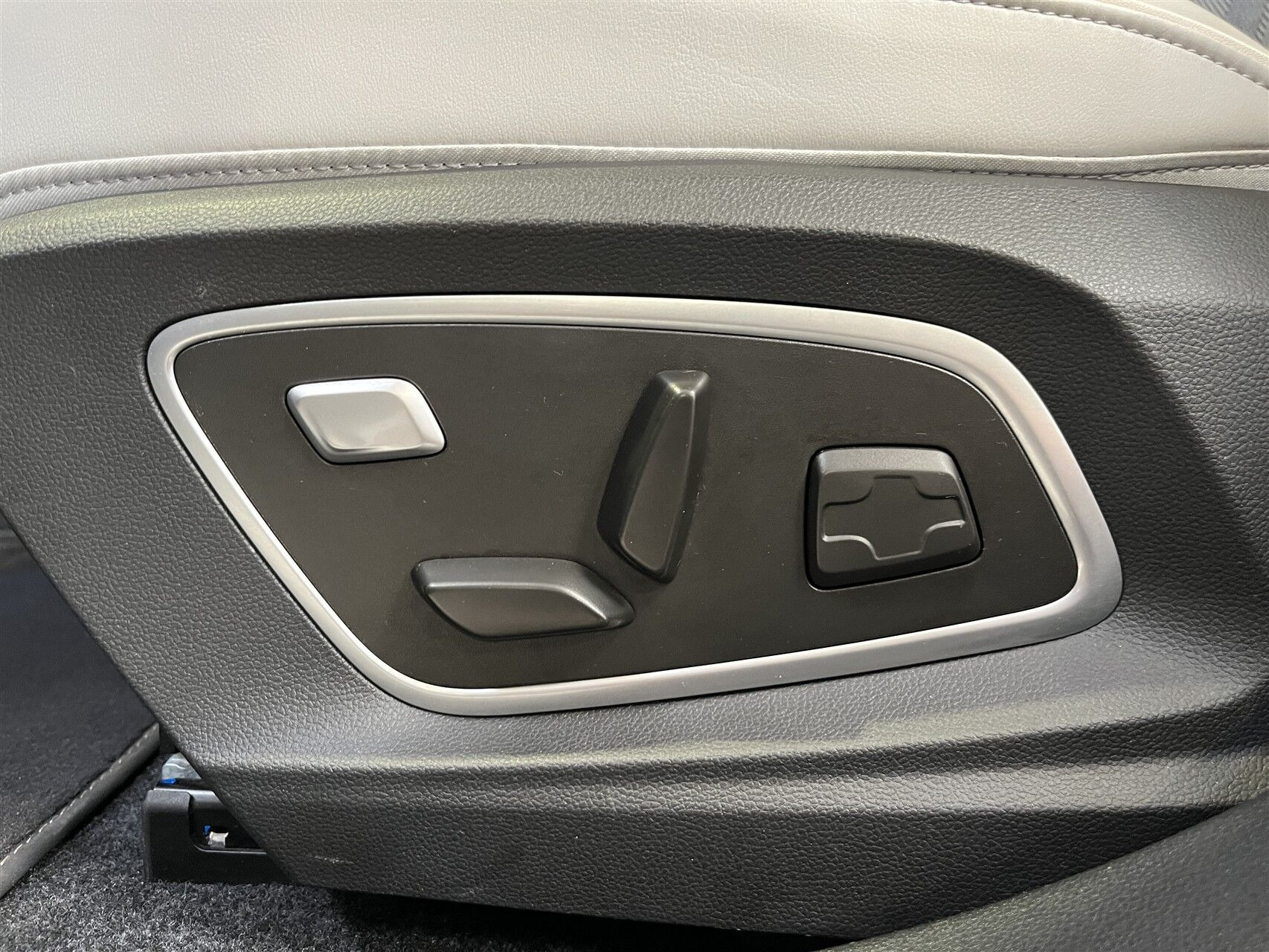 Hvid Renault Scénic fra 2024