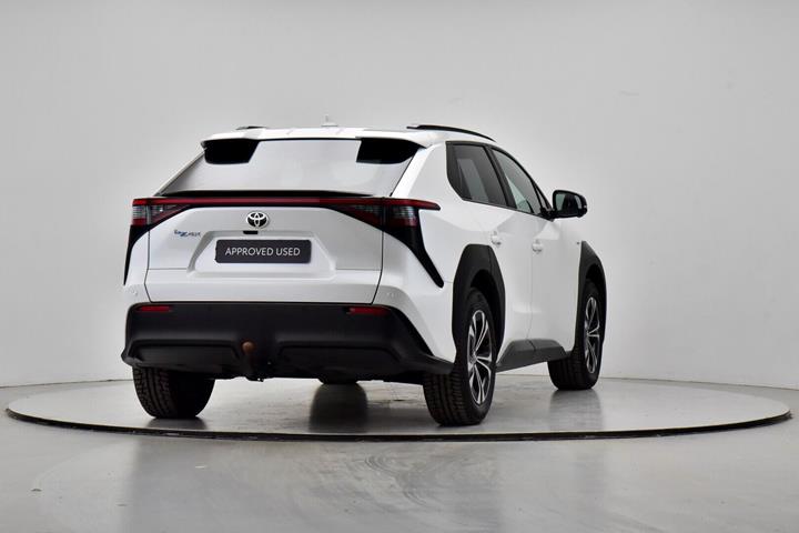 Hvid Toyota BZ4X fra 2024