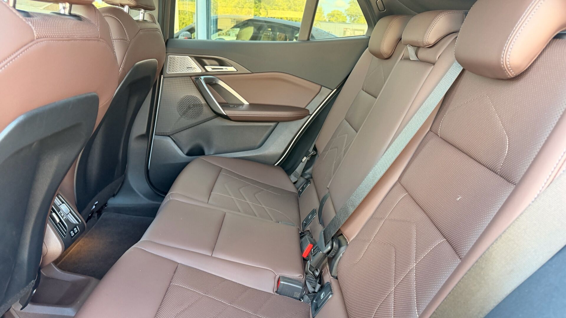 Hvid BMW iX2 fra 2025
