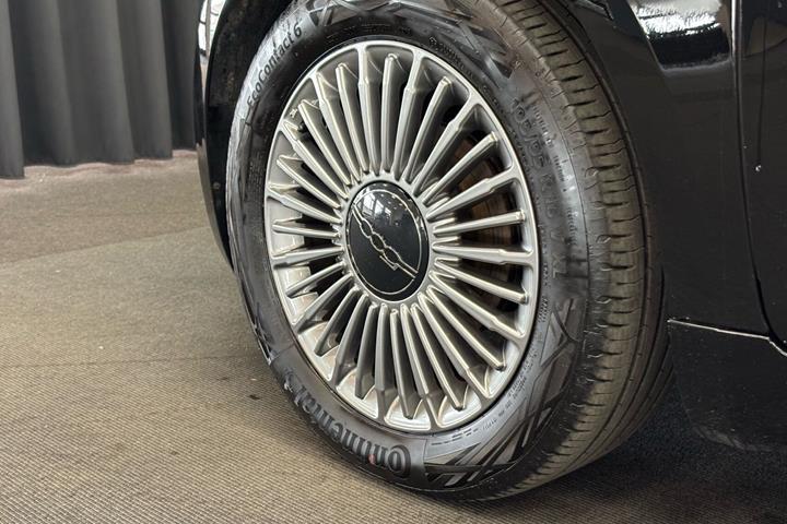 Sort Fiat 500e fra 2023