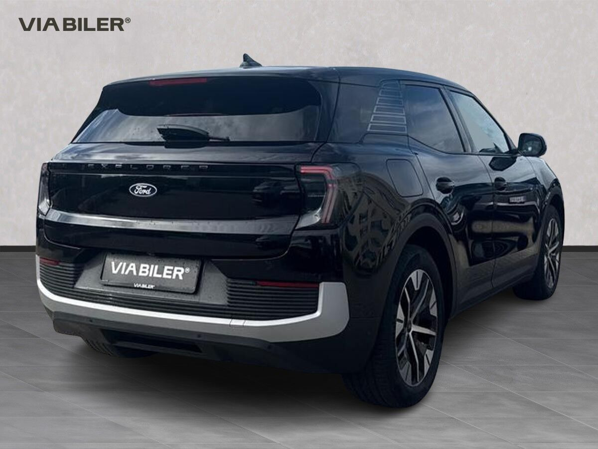 Sort Ford Explorer fra 2025