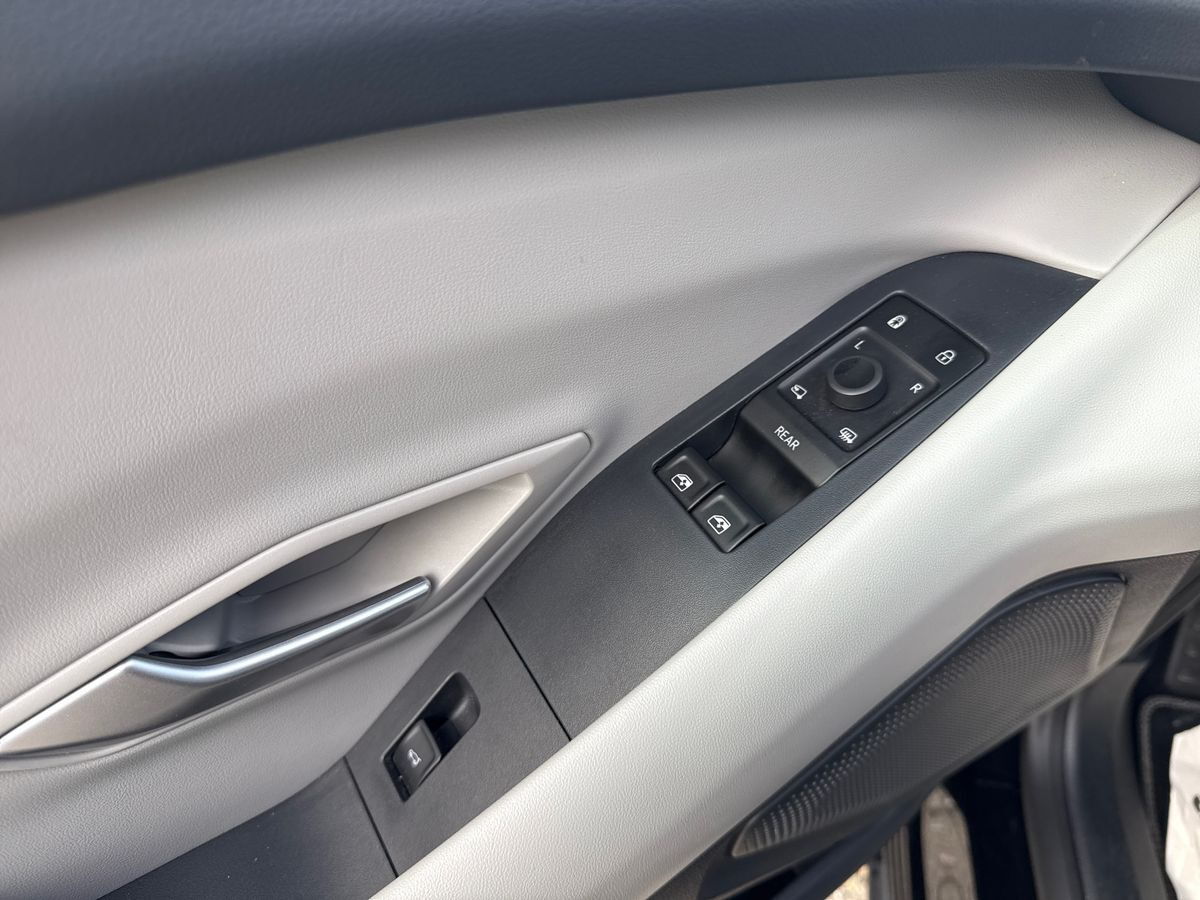 Sort Ford Explorer fra 2025