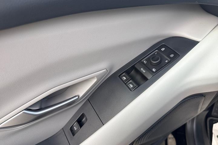 Sort Ford Explorer fra 2025