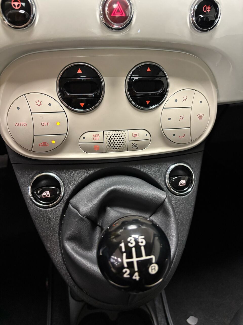 Hvid Fiat 500 fra 2020