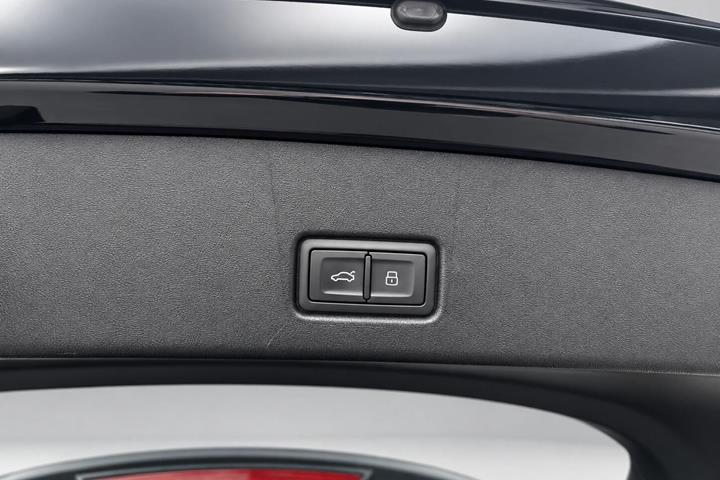 Sort Audi Q4 fra 2024