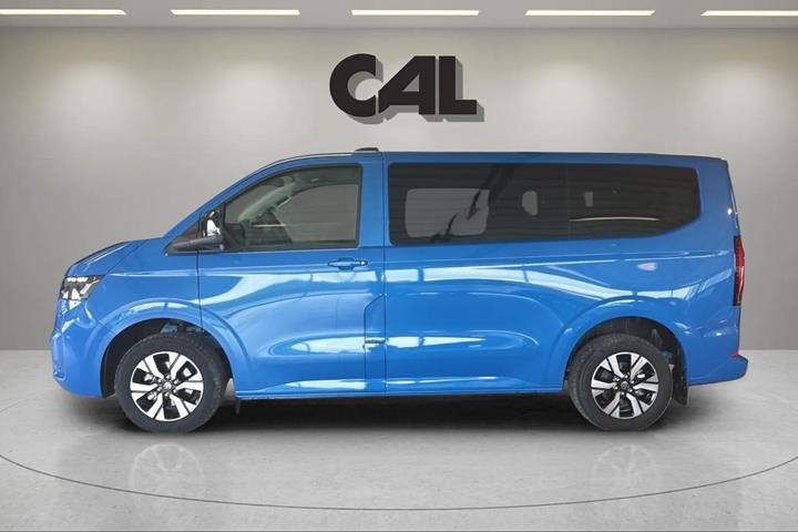 Blå VW e-Caravelle fra 2025