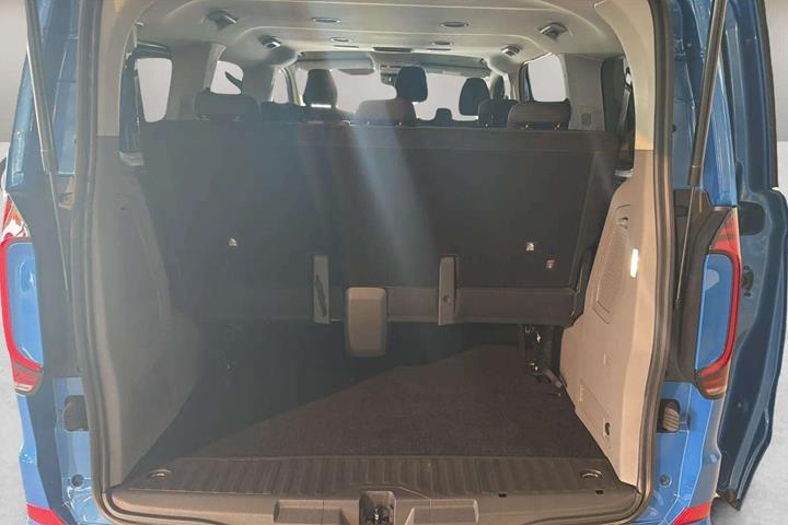 Blå VW e-Caravelle fra 2025