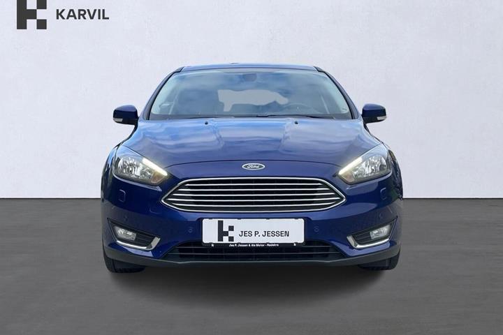 Blå Ford Focus fra 2017