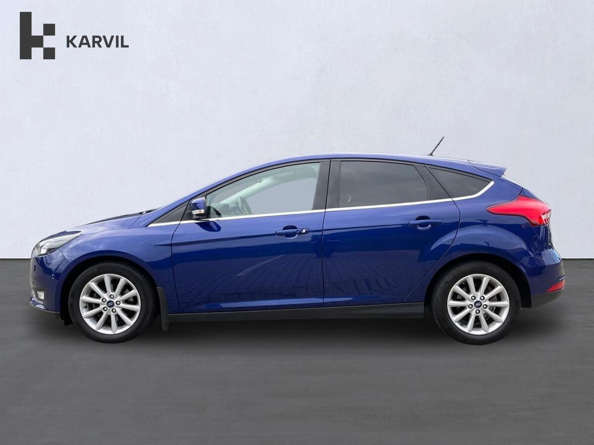 Blå Ford Focus fra 2017