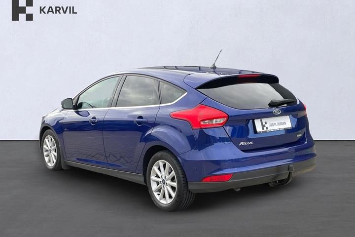 Blå Ford Focus fra 2017