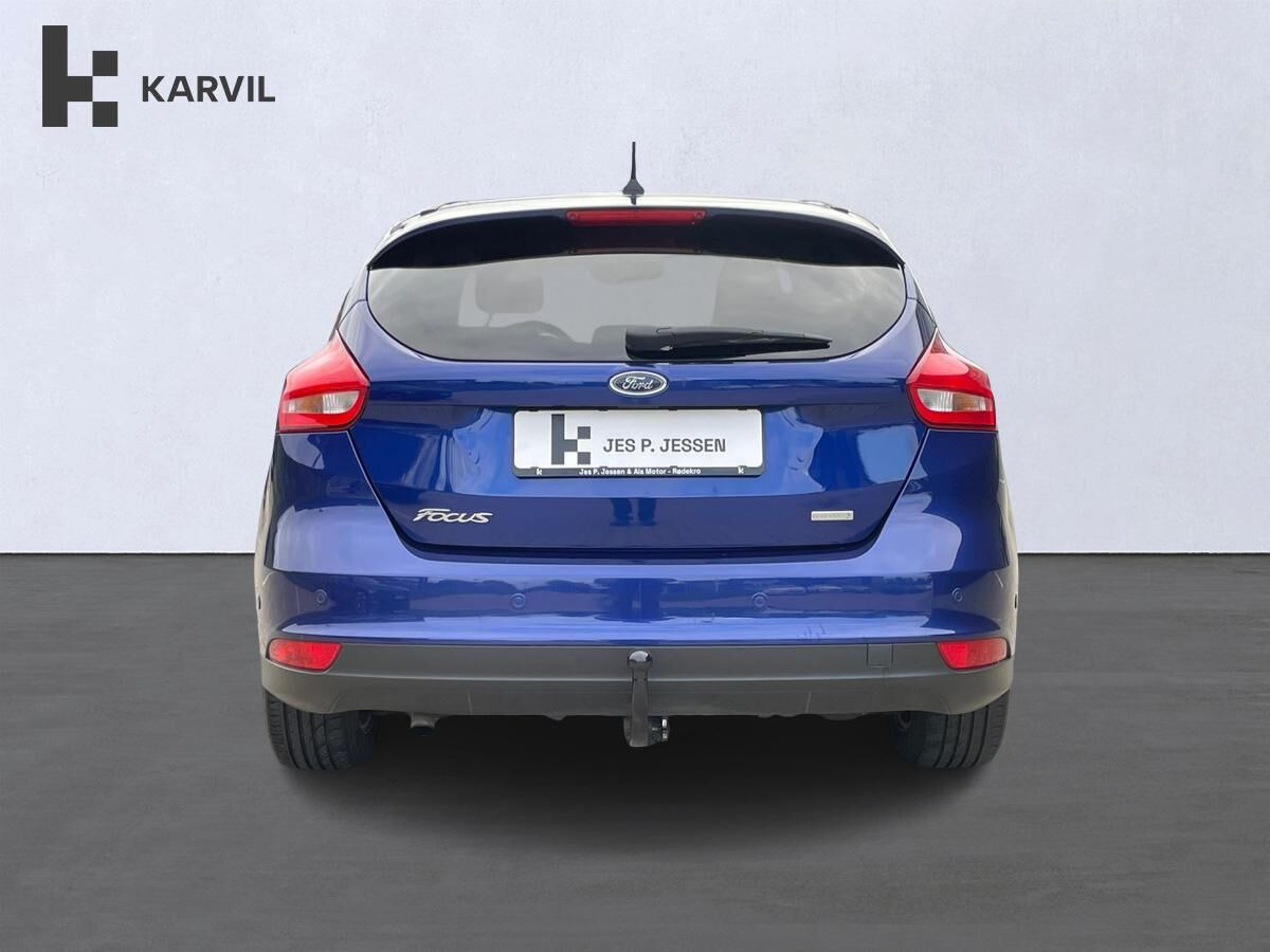 Blå Ford Focus fra 2017