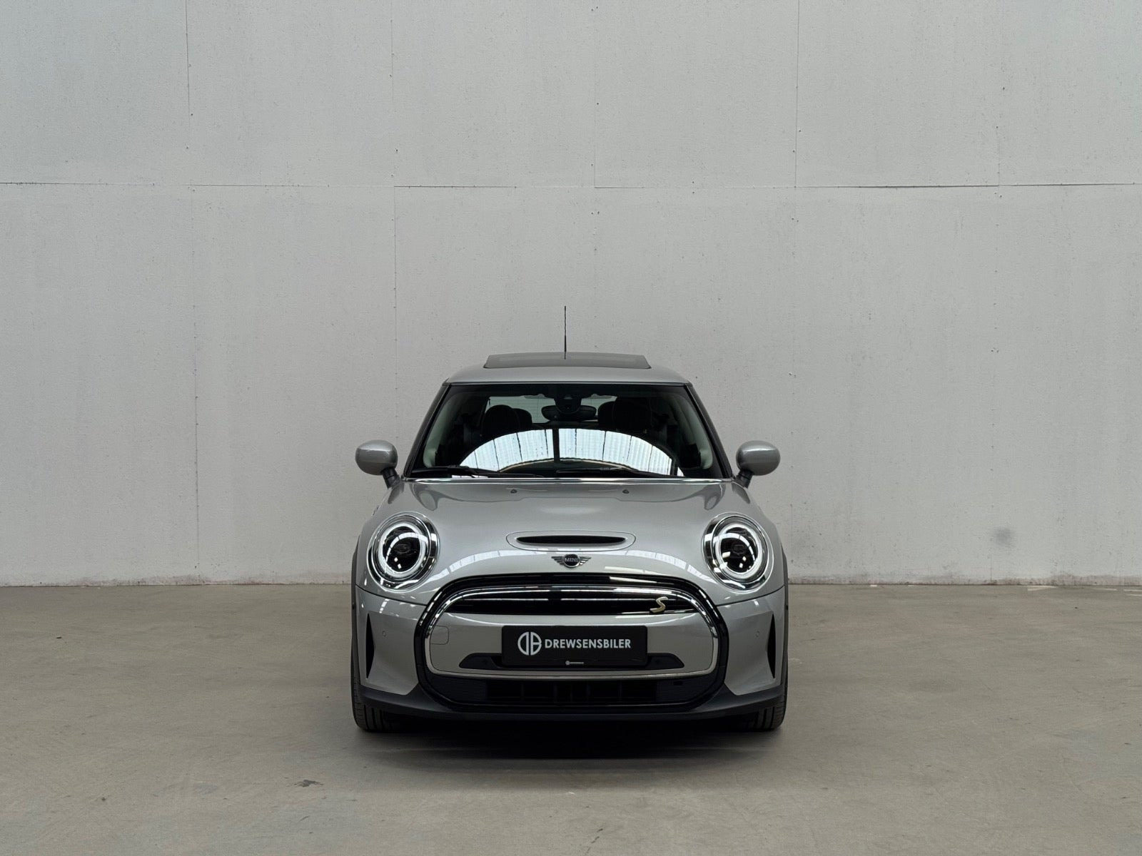 Sølv Mini Cooper SE fra 2023