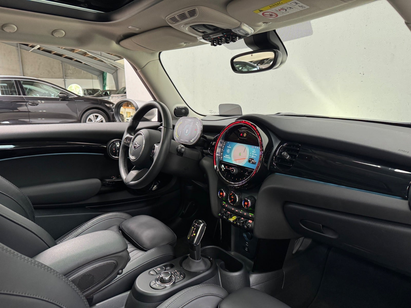 Sølv Mini Cooper SE fra 2023