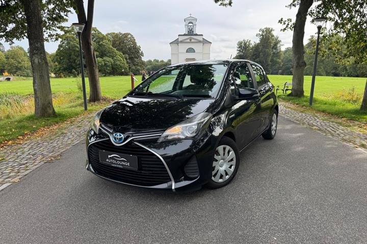 Sort Toyota Yaris fra 2015