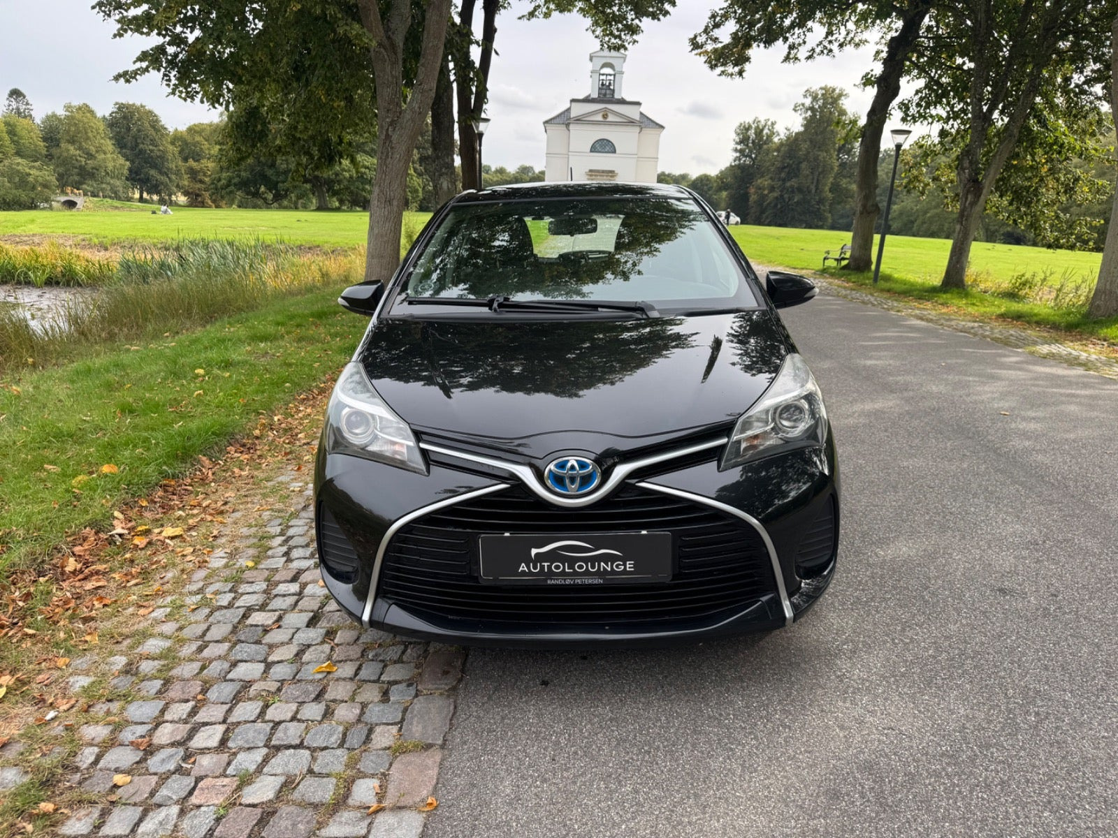 Sort Toyota Yaris fra 2015