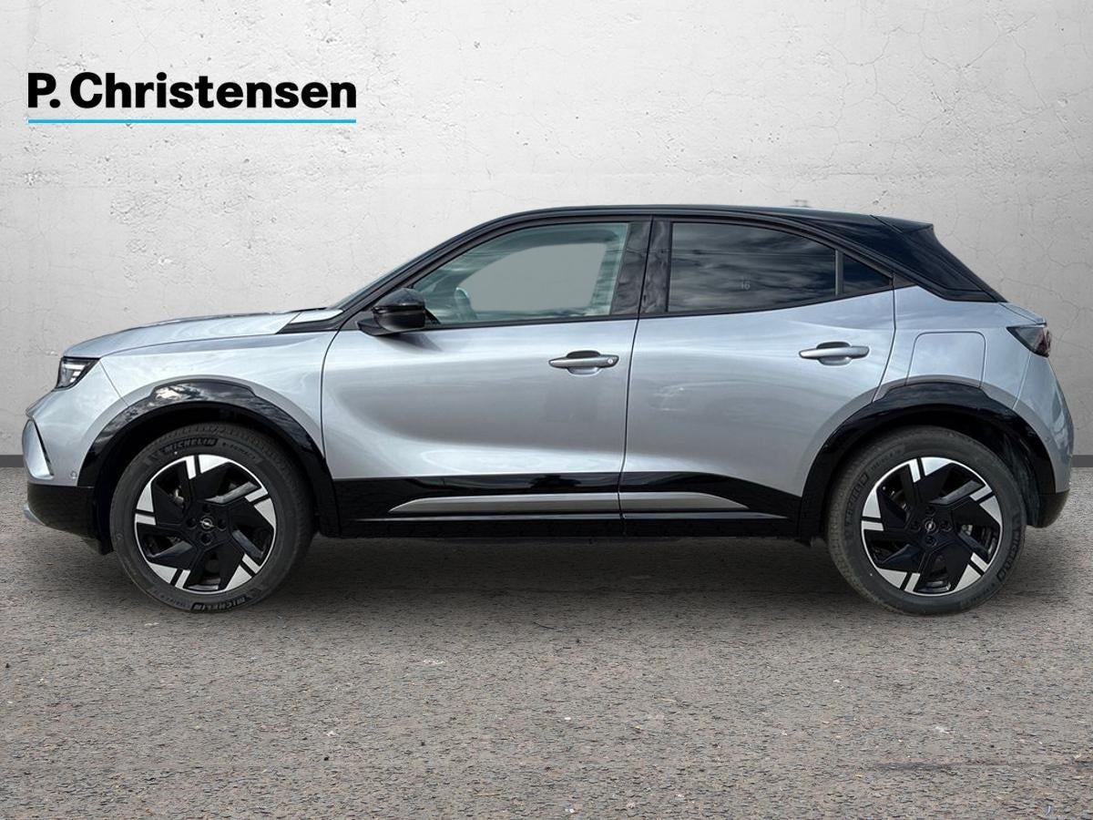 Grå Opel Mokka-e fra 2025