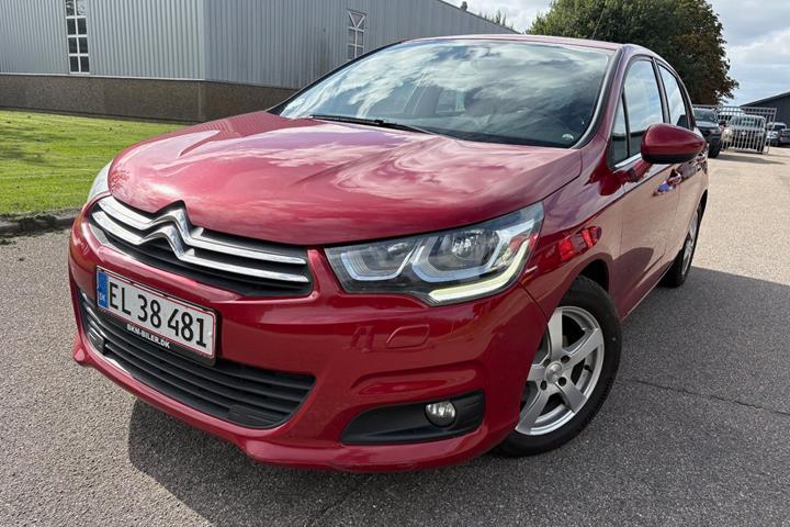 Rød Citroën C4 fra 2016
