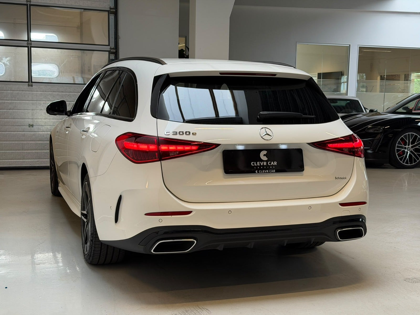 Hvid Mercedes C300 e fra 2024