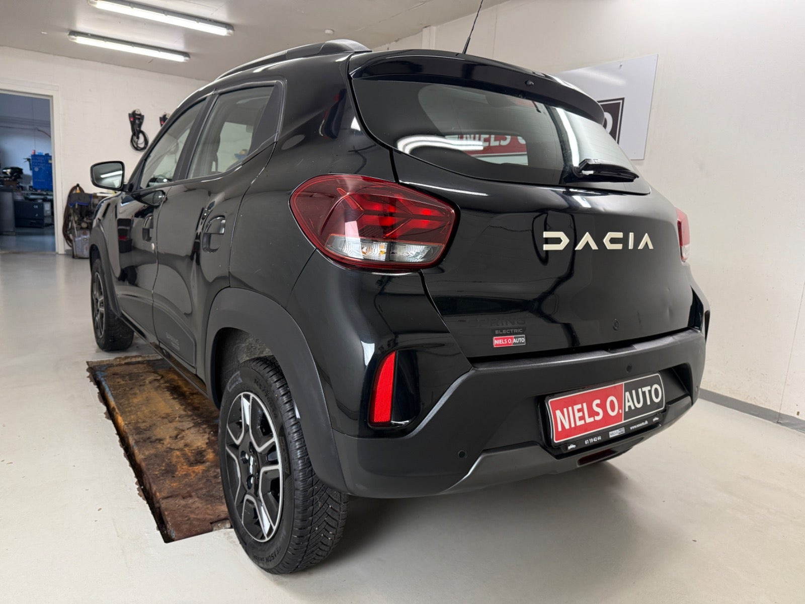 Sort Dacia Spring fra 2023
